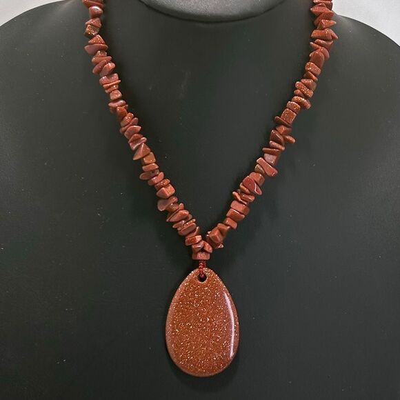 Vintage Sandstone Beaded Necklace Women's OS Brown Chip Beads Teardrop Pendant - Picture 3 of 8